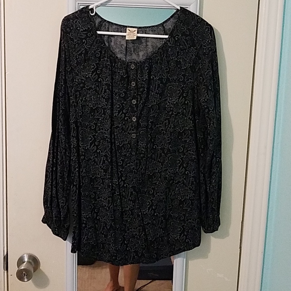 Scoop neck top